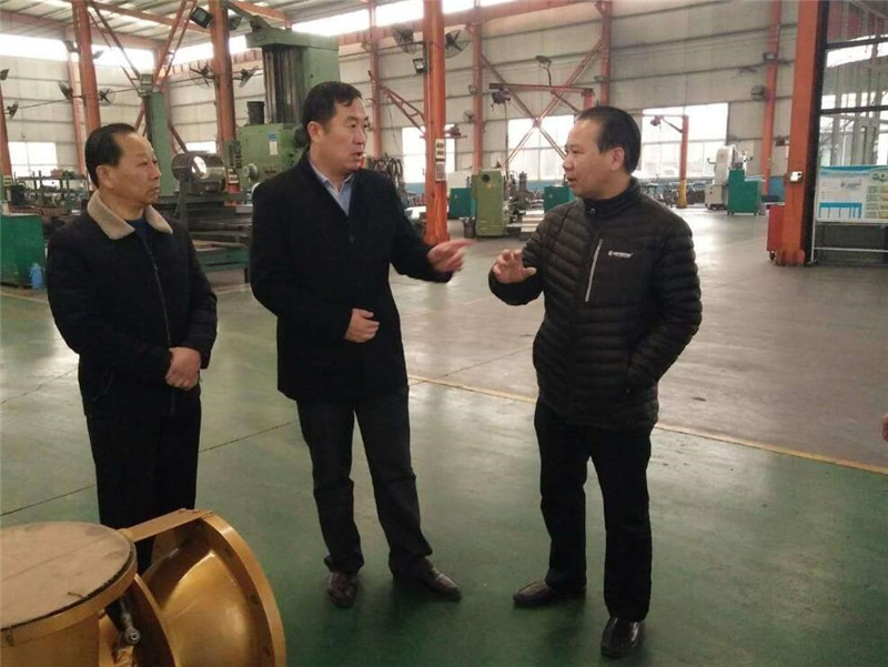 章丘雙山街道黨工委書記李屹東考察山東91香蕉APP在线下载機械有限公司